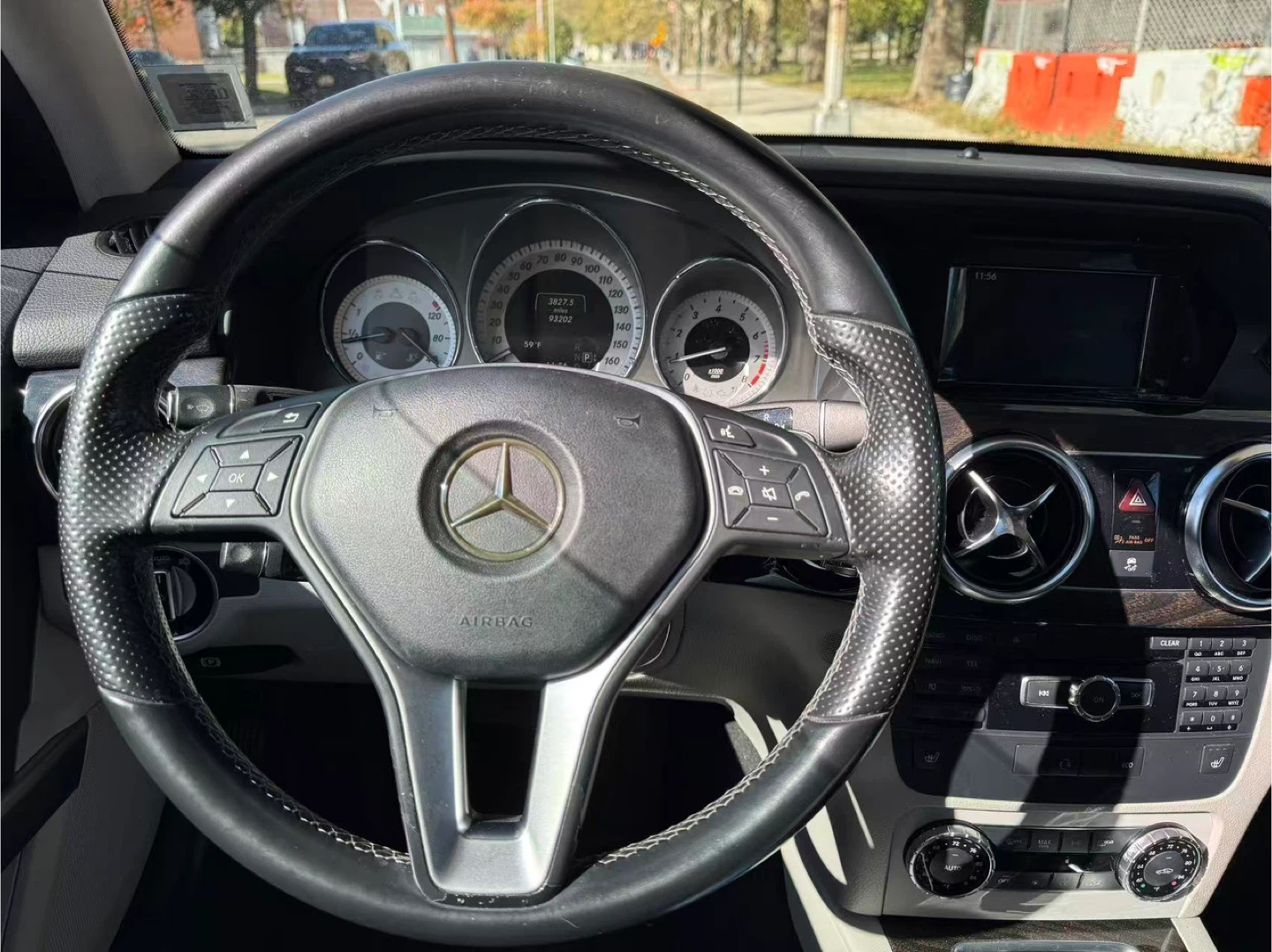 Mercedes-Benz GLK350 Silver SUV - photo 3