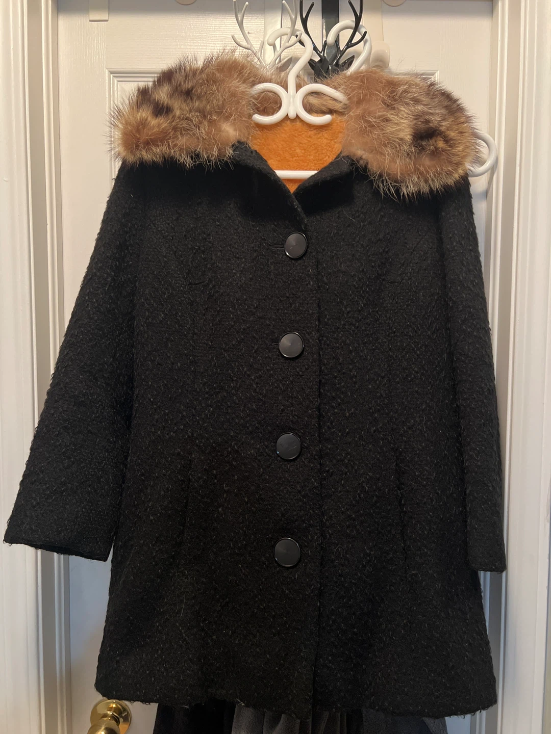 🧡Vintage Black Wool Coat with Fur Collar.  Jan6