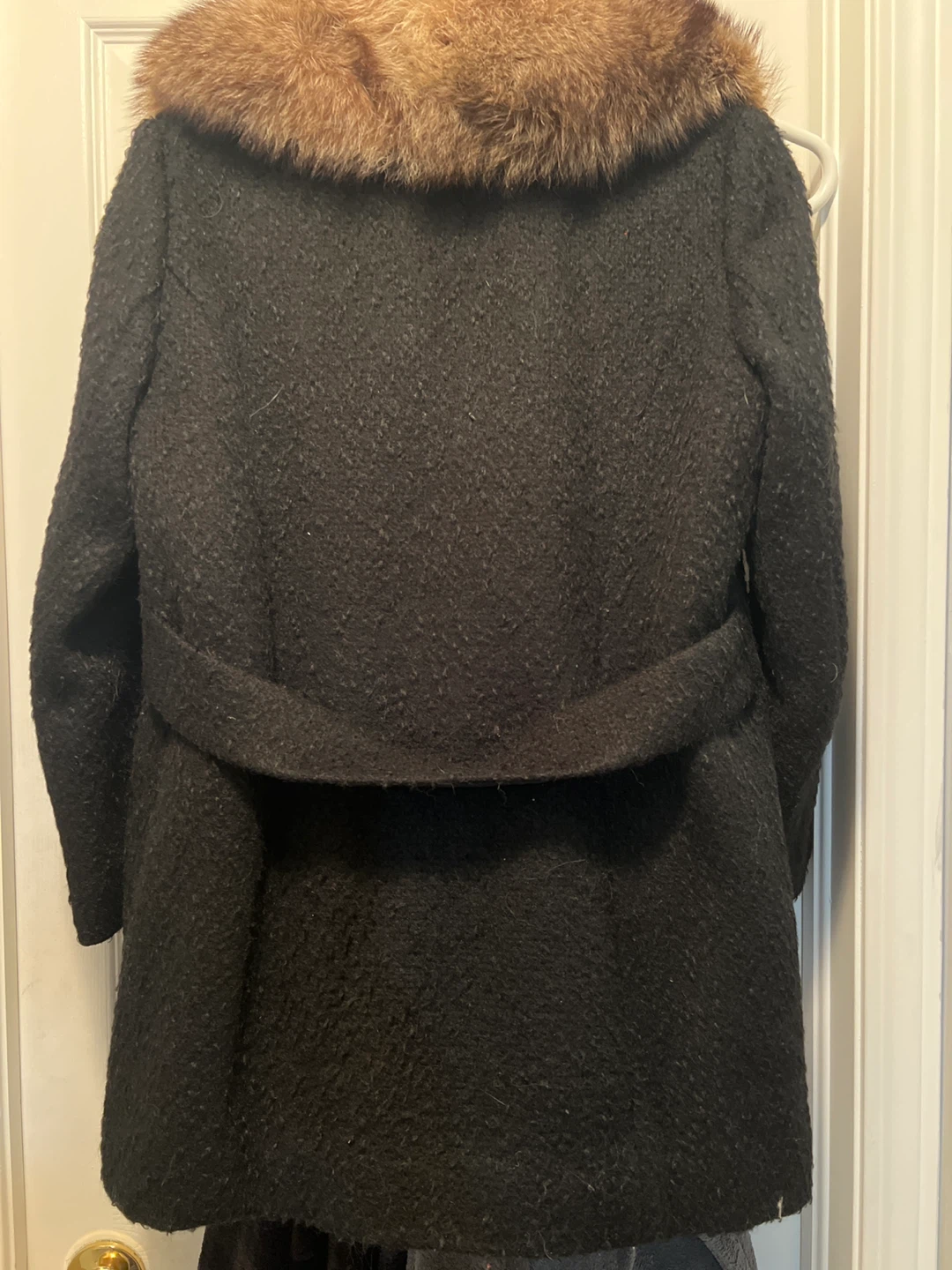 🧡Vintage Black Wool Coat with Fur Collar.  Jan6 - photo 2