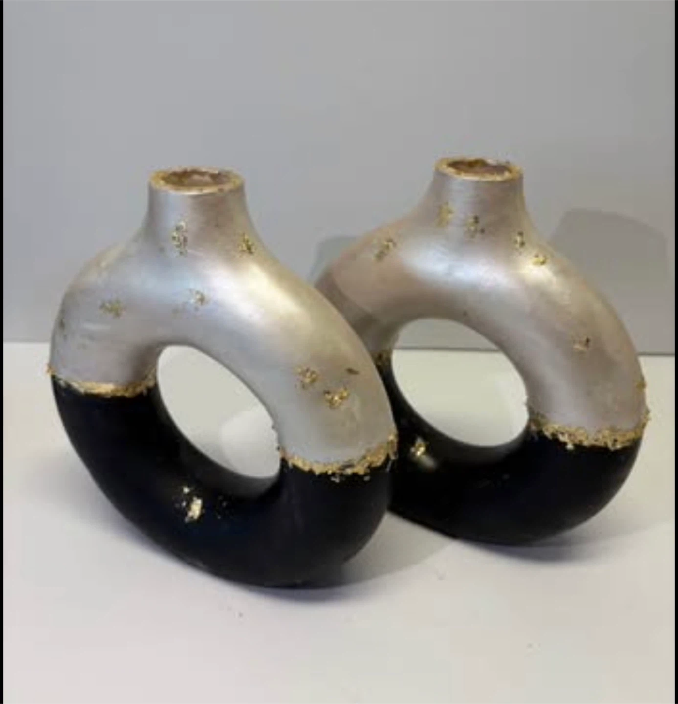Modern donut Vase Set of 2 - Black & pearlescent