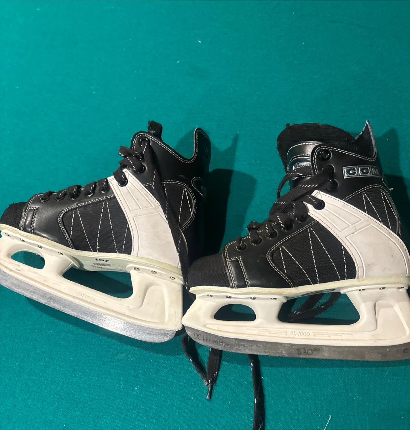 CCM Intruder Hockey Skates - Size 5 - photo 4
