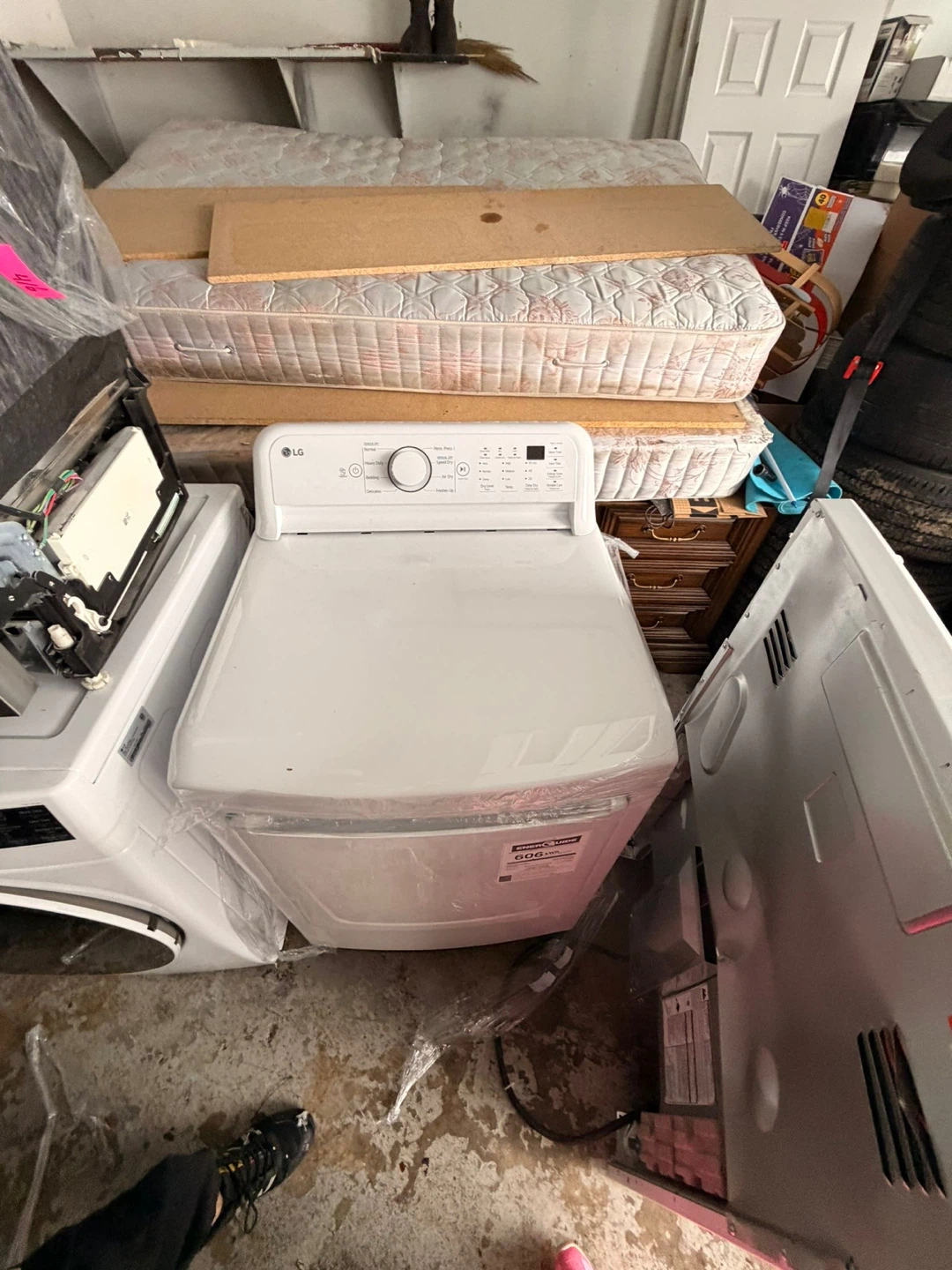 LG White dryer - photo 2