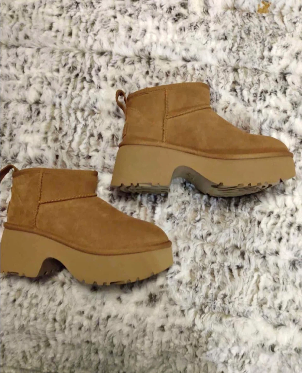 UGG Women's Ankle Boots 8