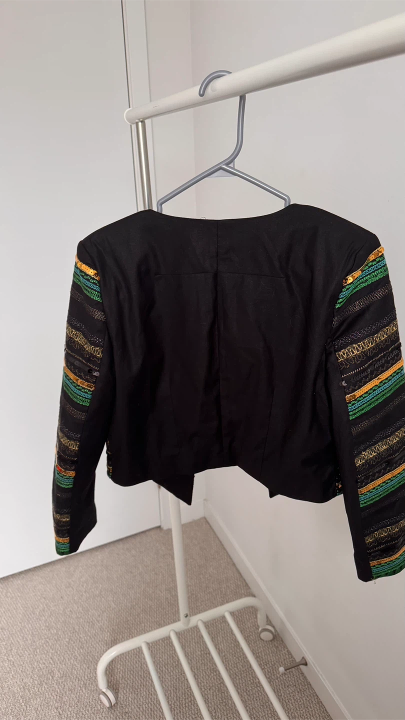 H&M Size 8 Black Embellished Jacket - photo 3