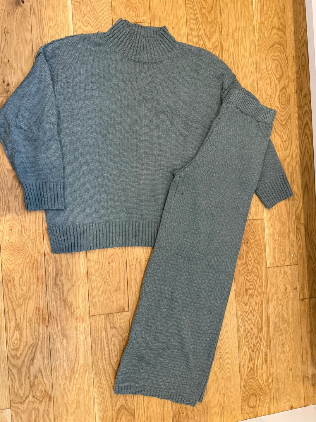 Sweater and Pants Knit Set - Grey