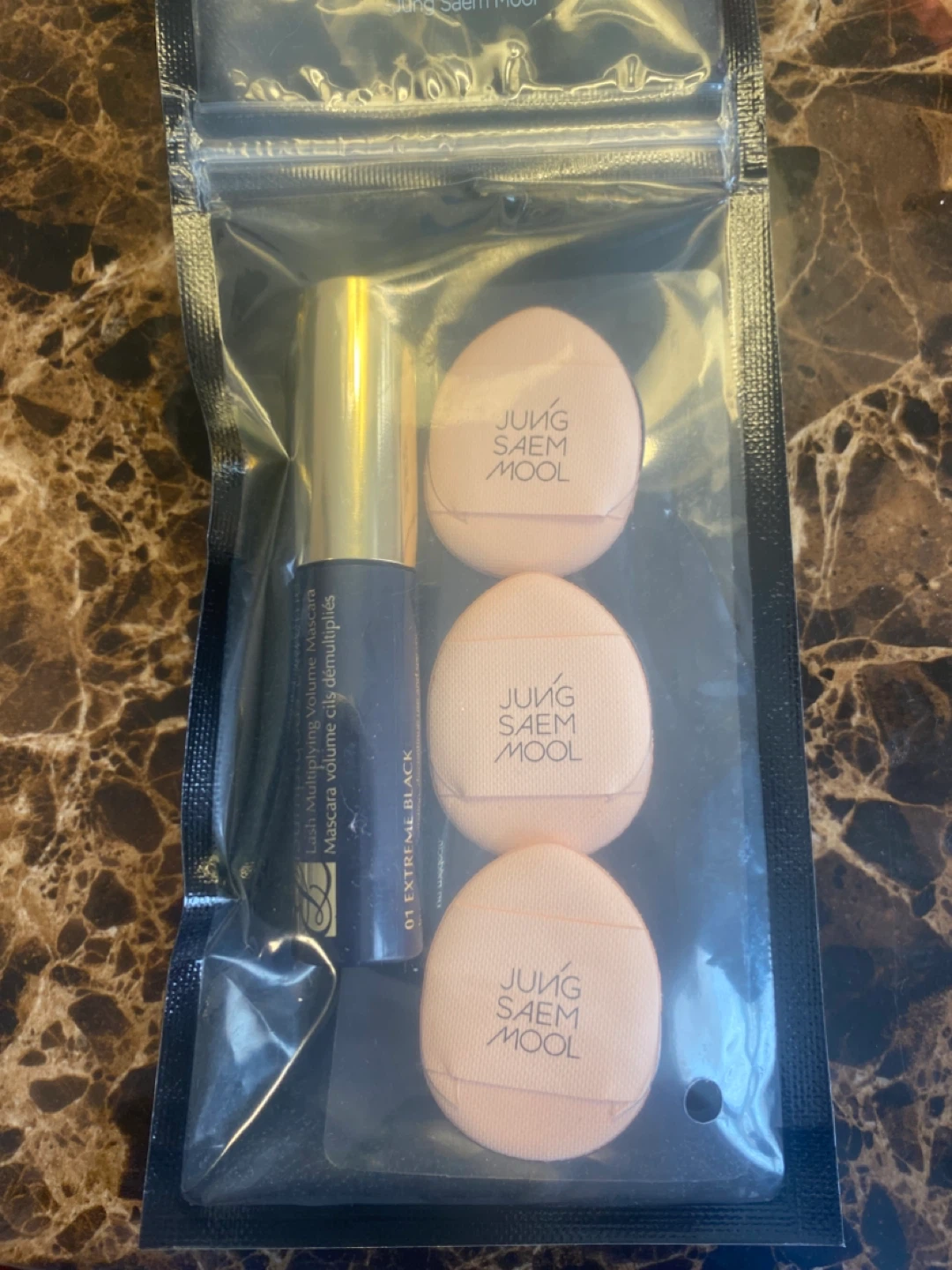 Jung Saem Mool Mascara & Skinny-tap Puff Set