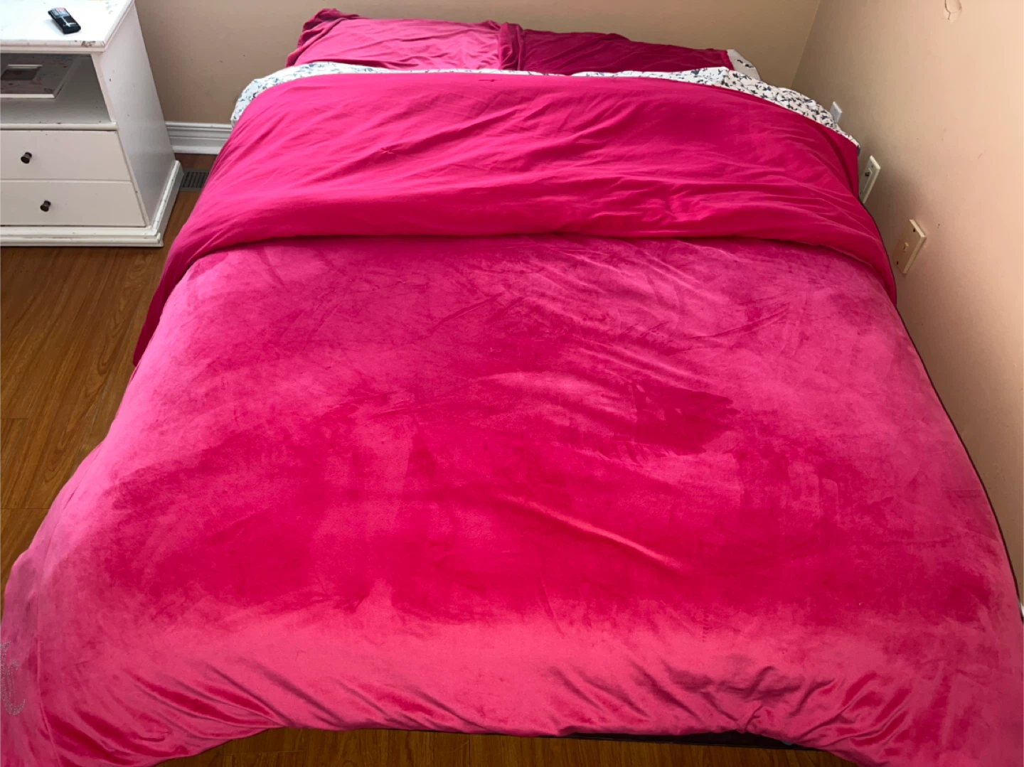 Juicy Couture Pink Velvet Comforter Set - photo 4
