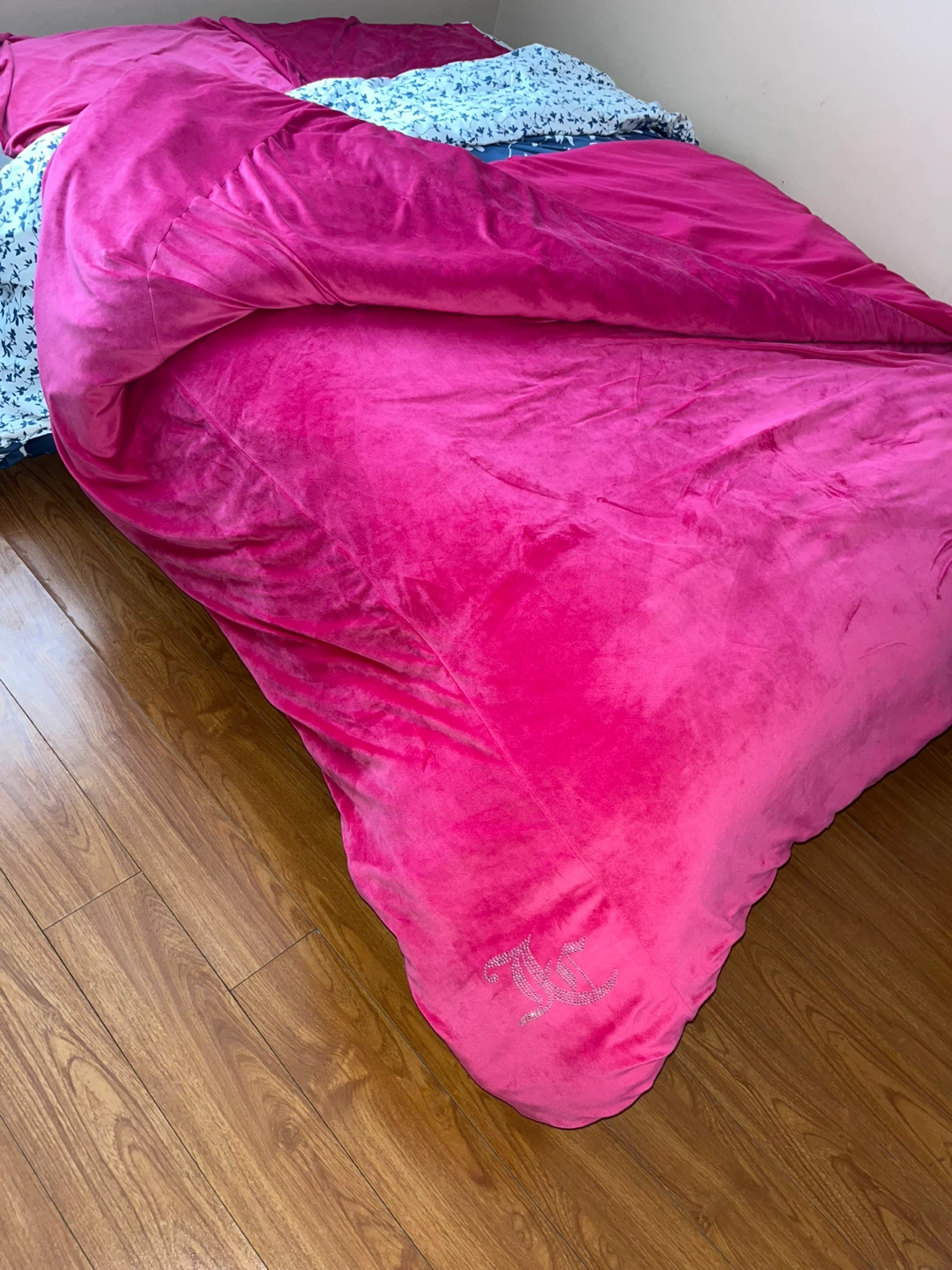 Juicy Couture Pink Velvet Comforter Set - photo 3