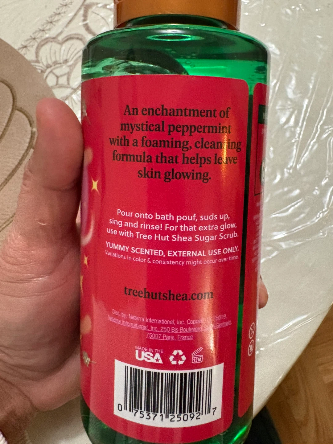 Tree Hut Mistletoe Magic Foaming Gel Wash (18 oz) - photo 3