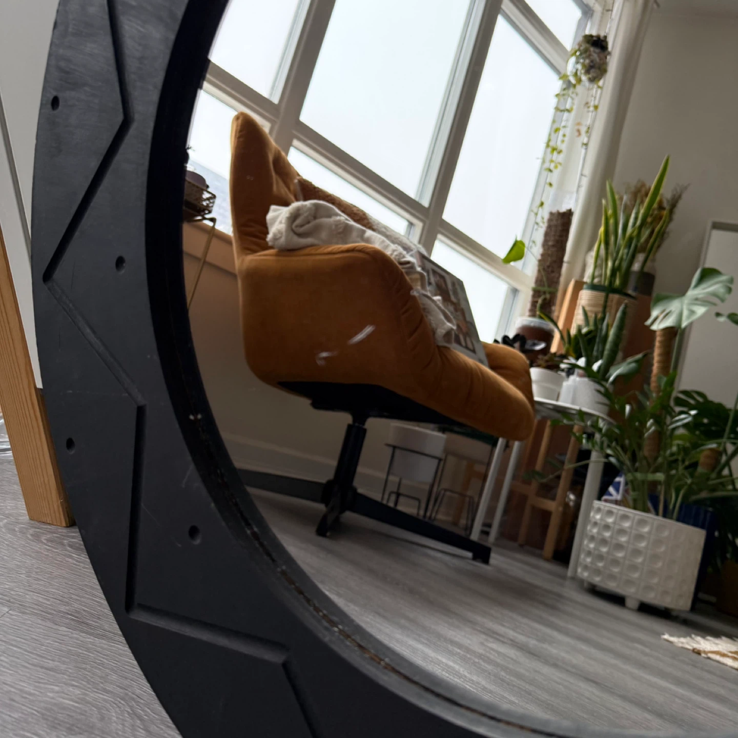 Round Black Wall Mirror - photo 3