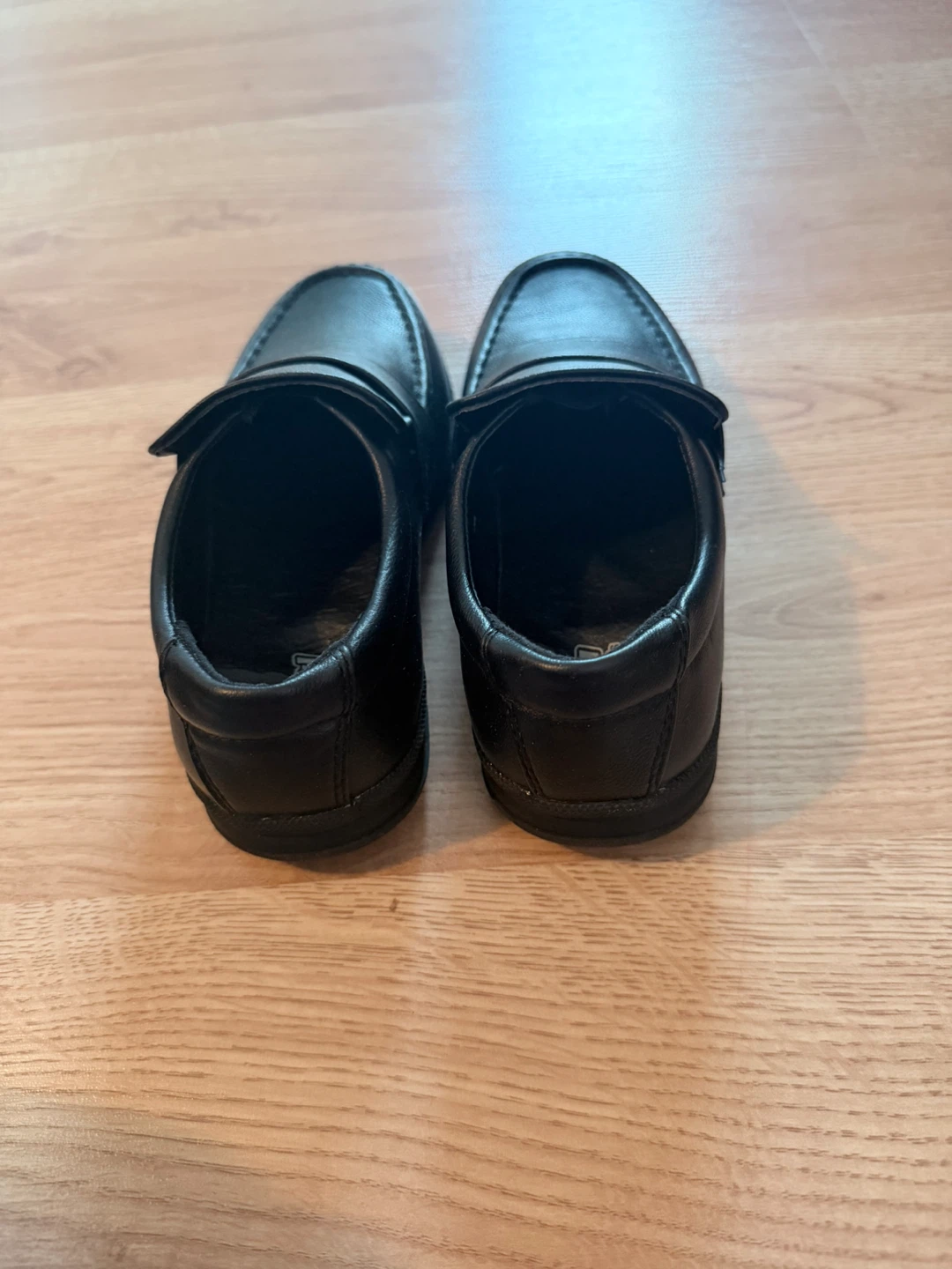 Boys Black Leather Loafers- size 1🧡 - photo 3