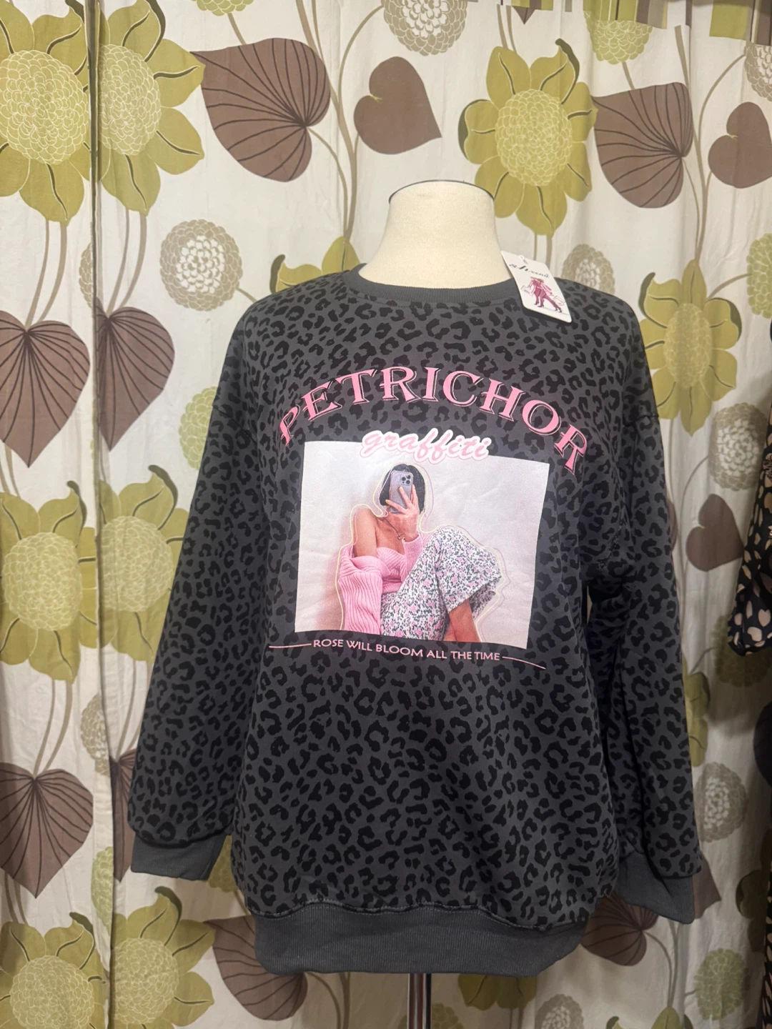 Petrichor Graffiti Sweatshirt - photo 2