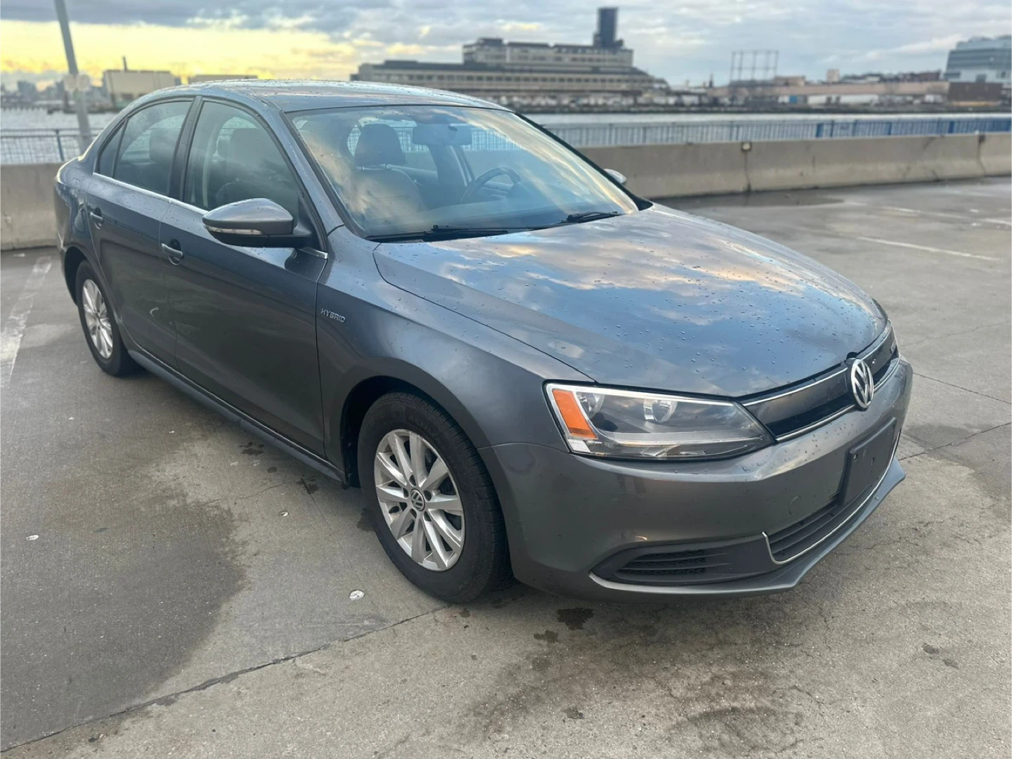 Volkswagen Jetta Hybrid Sedan - photo 2