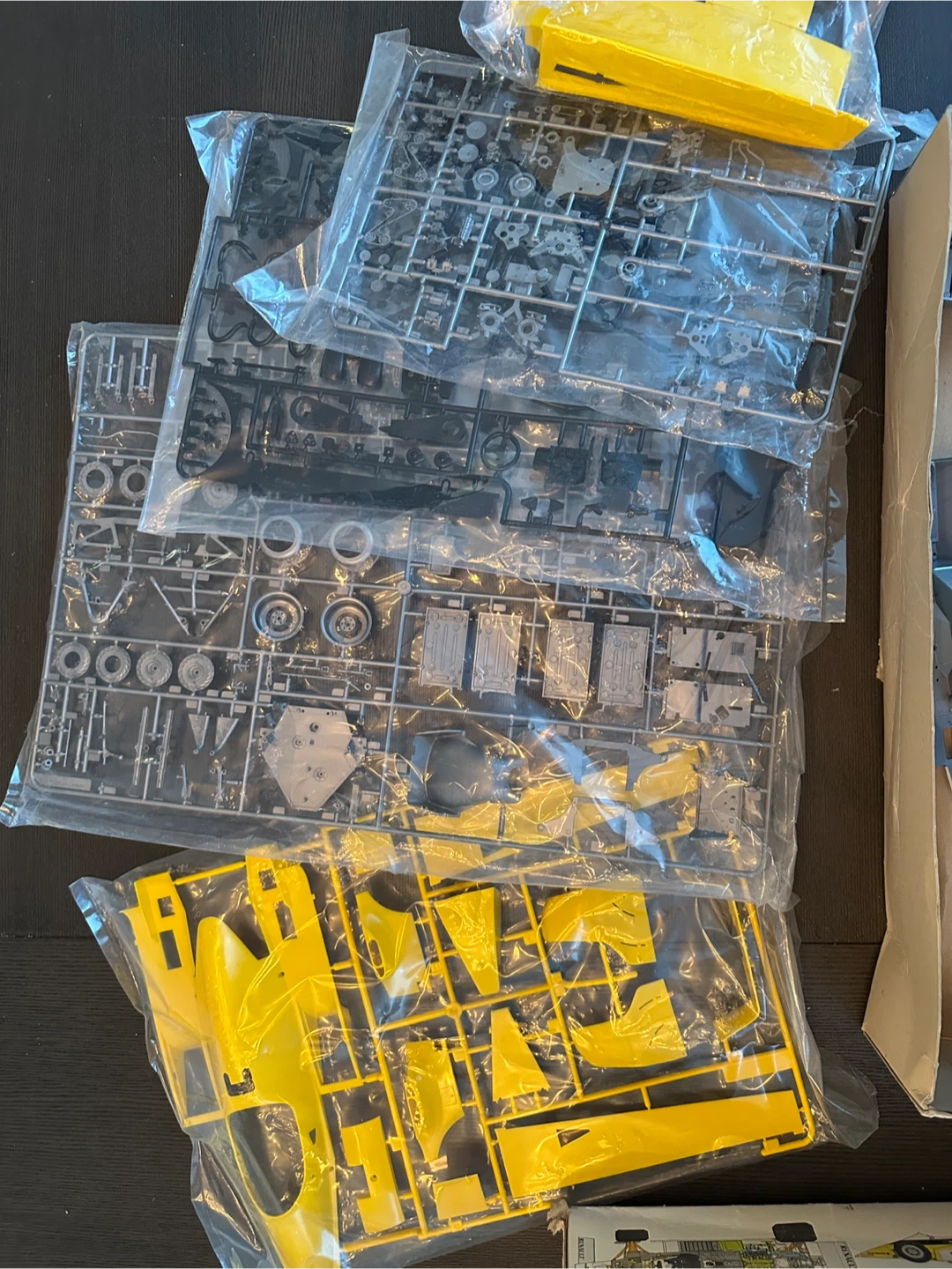 Original Renault RE 20 Turbo 1:12 Scale Model Kit - photo 3