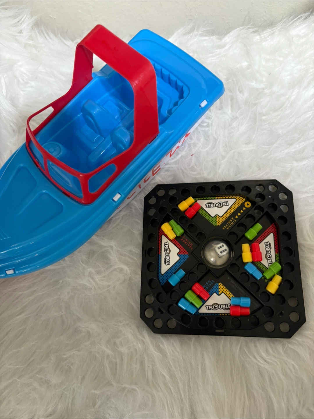 Trouble Game & Toy Boat 🧡