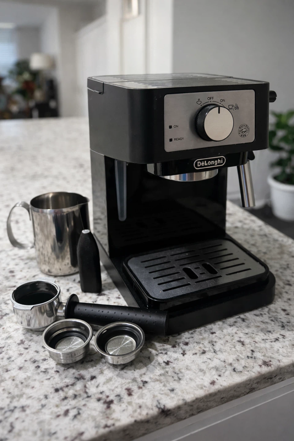 DeLonghi Espresso Machine with Accessories