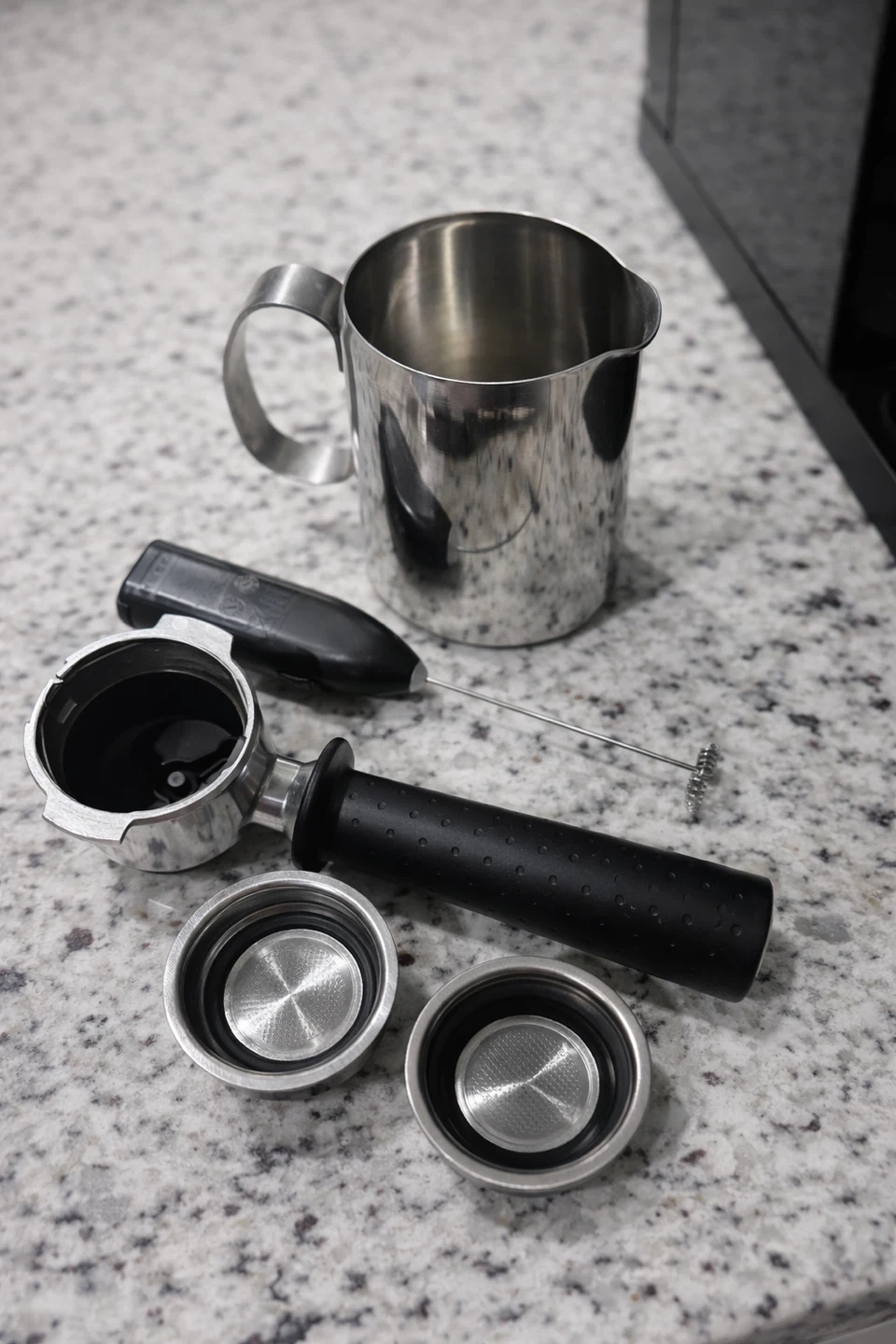 DeLonghi Espresso Machine with Accessories - photo 2