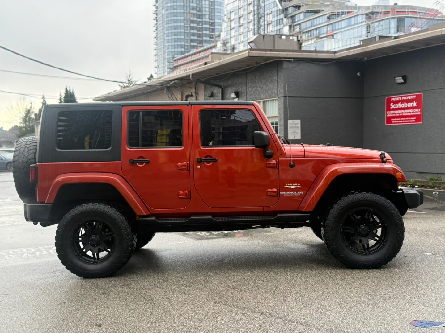 2010 Jeep Wrangler Unlimited - photo 2