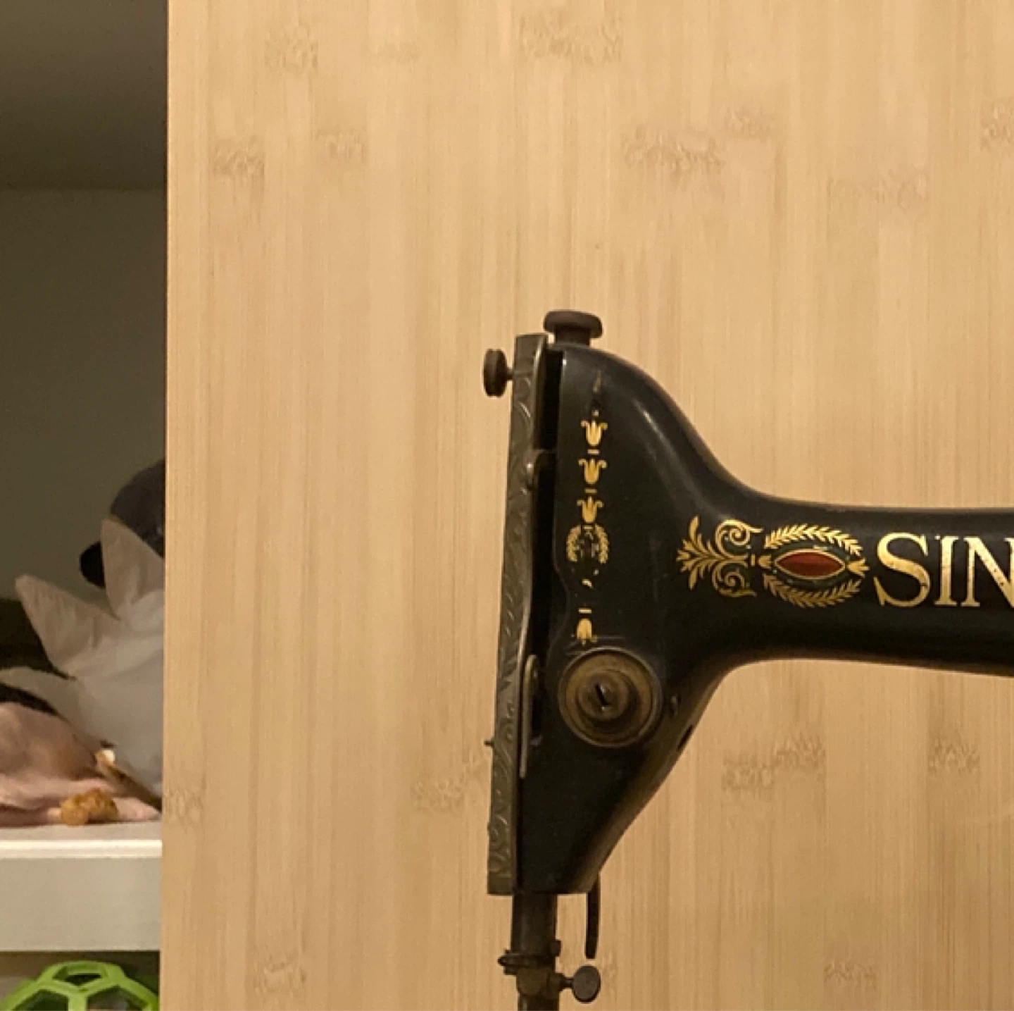 Vintage Singer Sewing Machine - photo 2