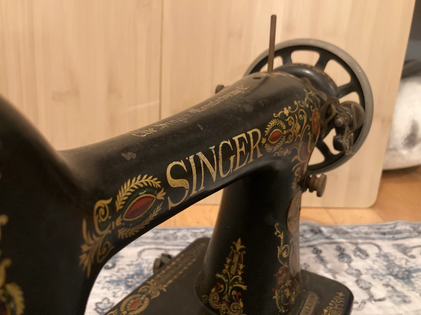 Vintage Singer Sewing Machine - photo 4
