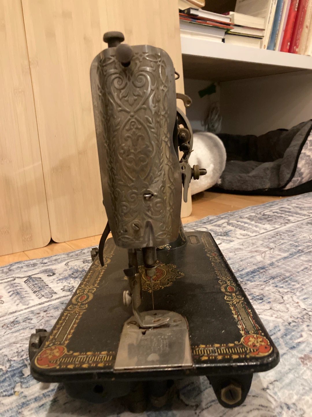 Vintage Singer Sewing Machine - photo 5