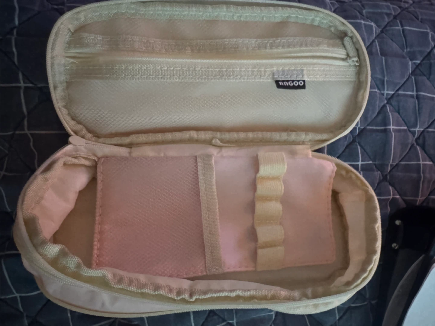 Pink pencil case - photo 2