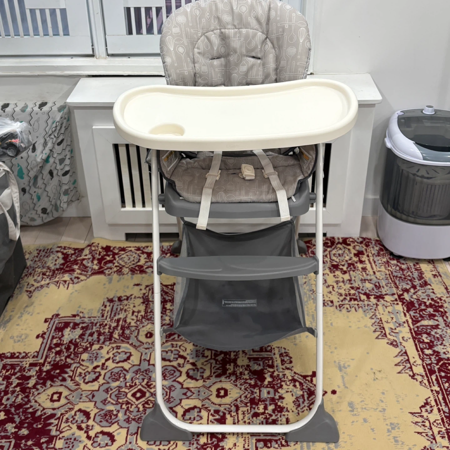 Graco Snacker High Chair Fast-Folding Multiple Recline Positions