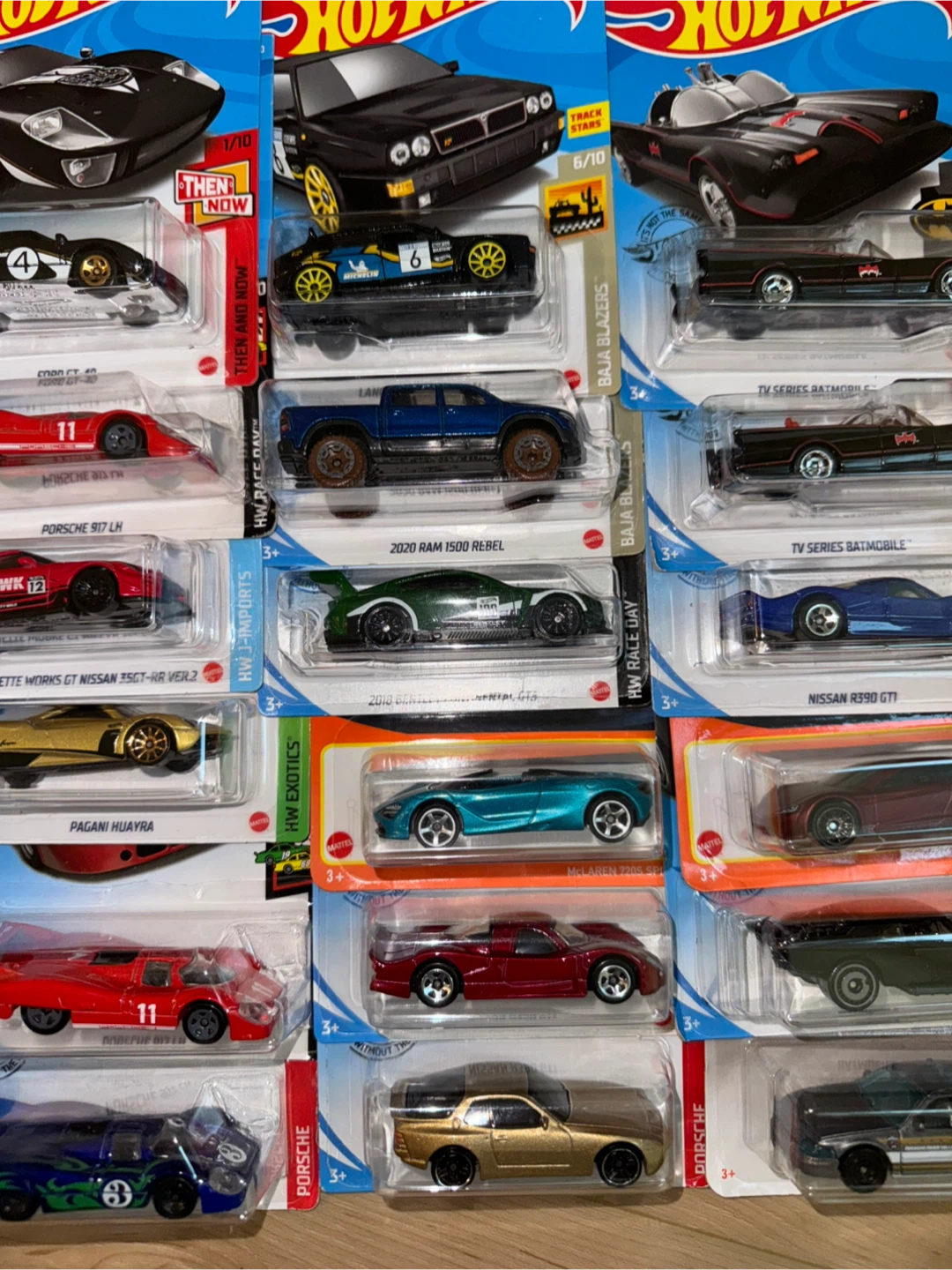 Hot Wheels 30 Diecast Cars - Variety of Models - photo 5