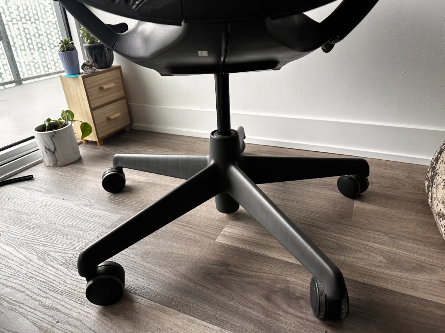 Herman Miller Mirra Chair - Graphite - photo 4