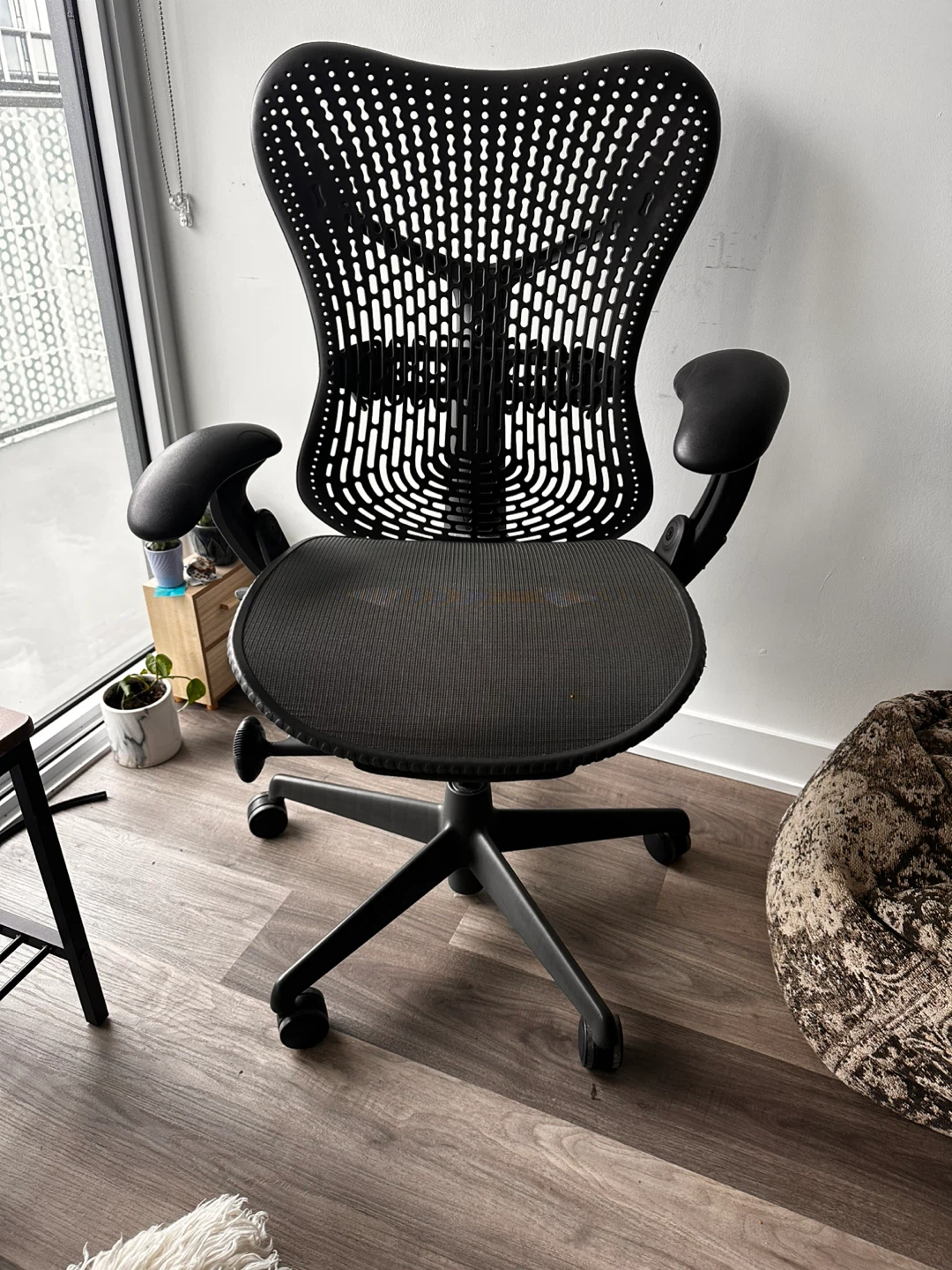 Herman Miller Mirra Chair - Graphite