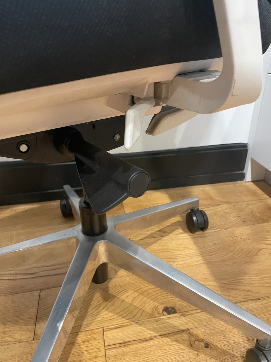 Ergonomic Office Chair - Black - photo 5