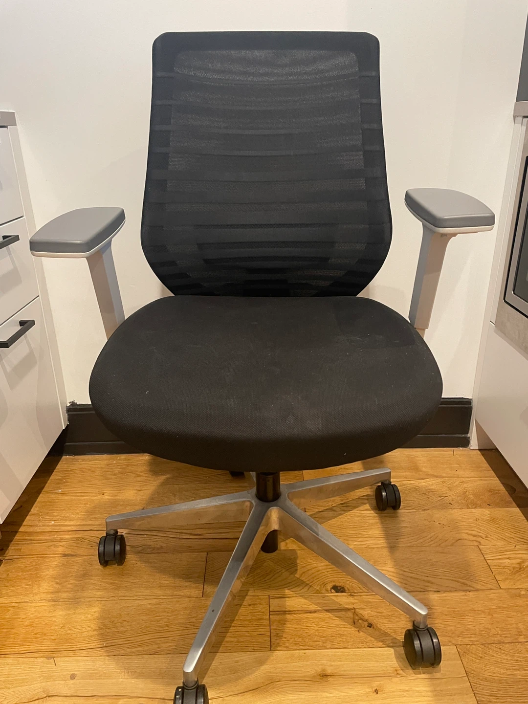 Ergonomic Office Chair - Black - photo 2