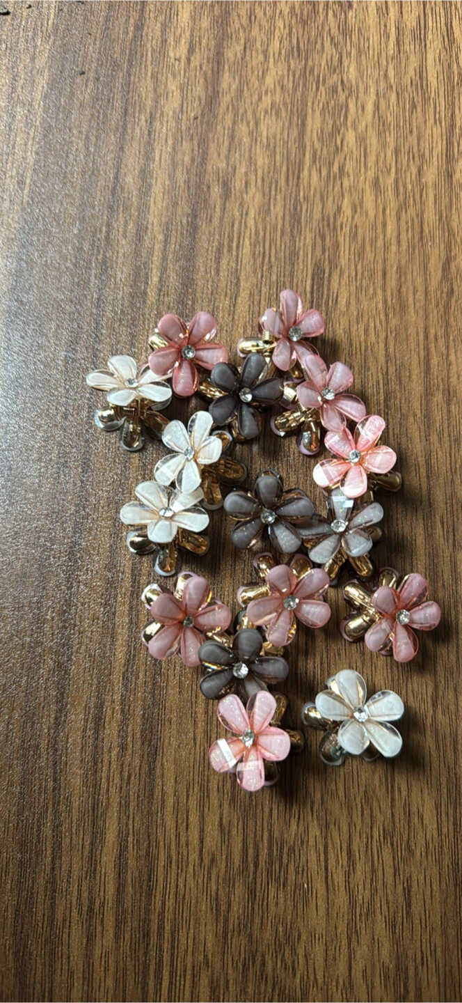 Flower Hair Clips 🧡