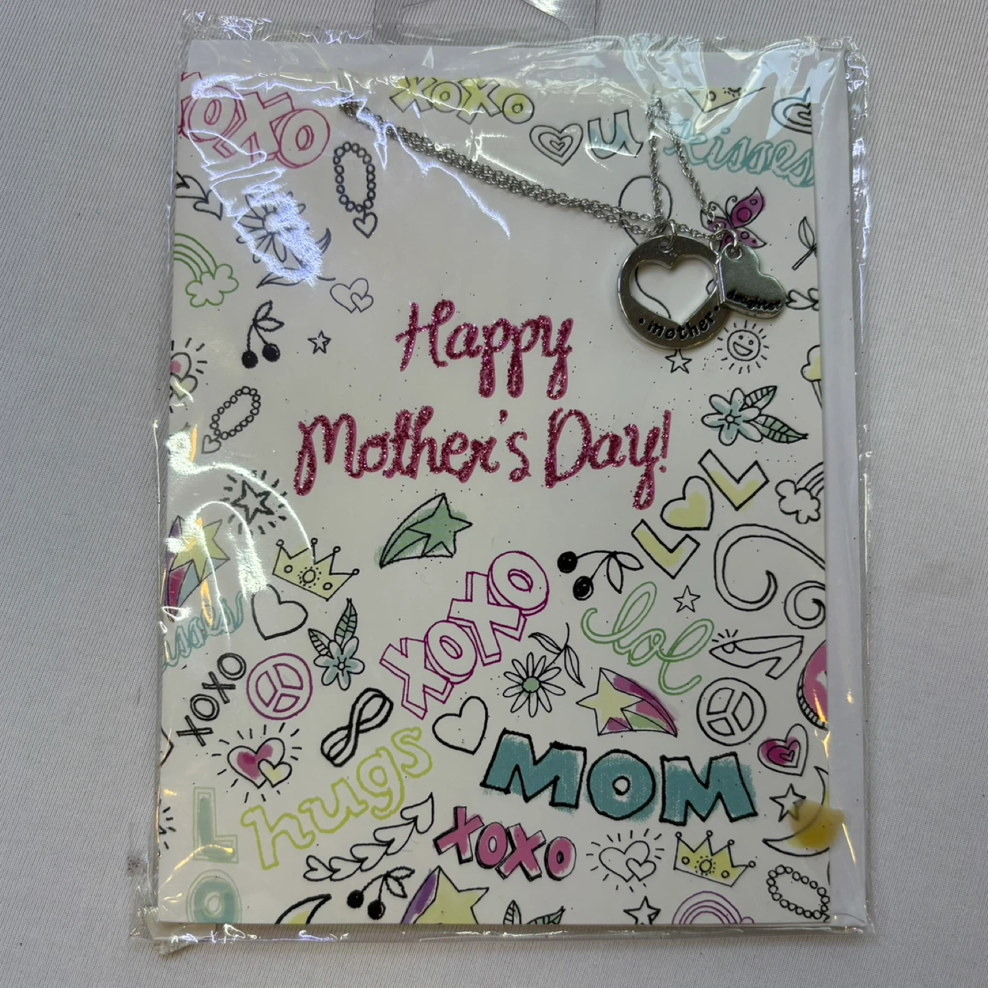 Claires Mothers Day Greeting Card Mother Daughter Necklace Set - photo 3