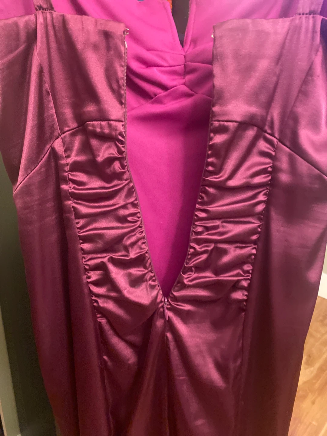 Burgundy Le Chateau Satin Dress Size M - photo 2