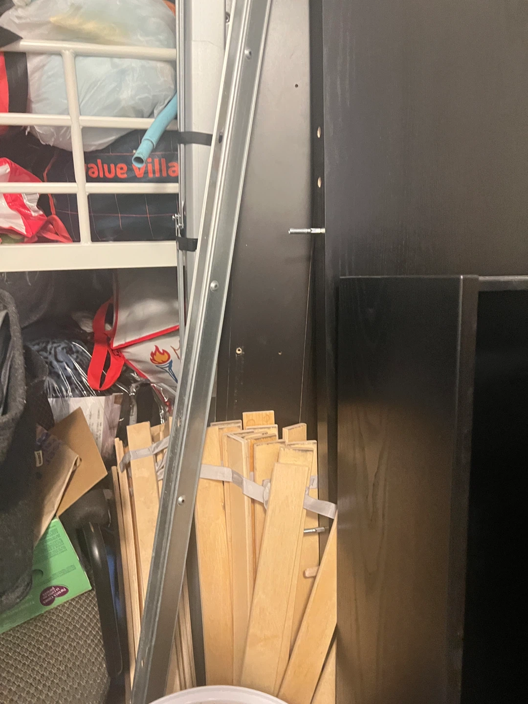 Free Broken bed only parts