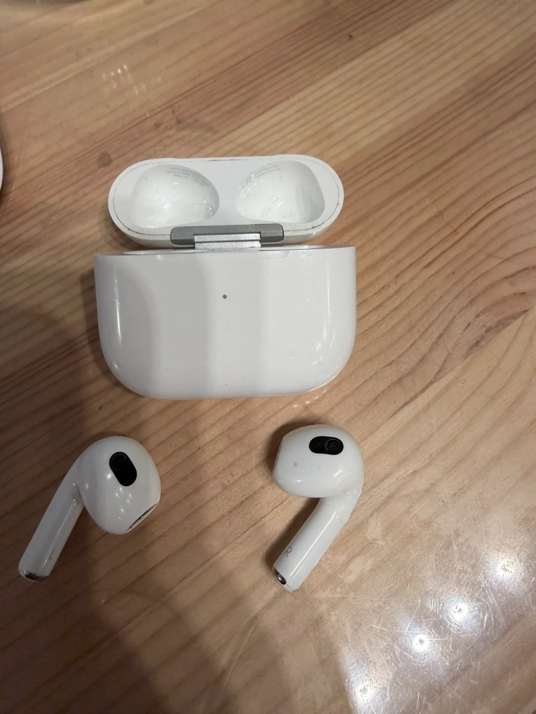 Apple AirPods 3rd Generation - photo 2