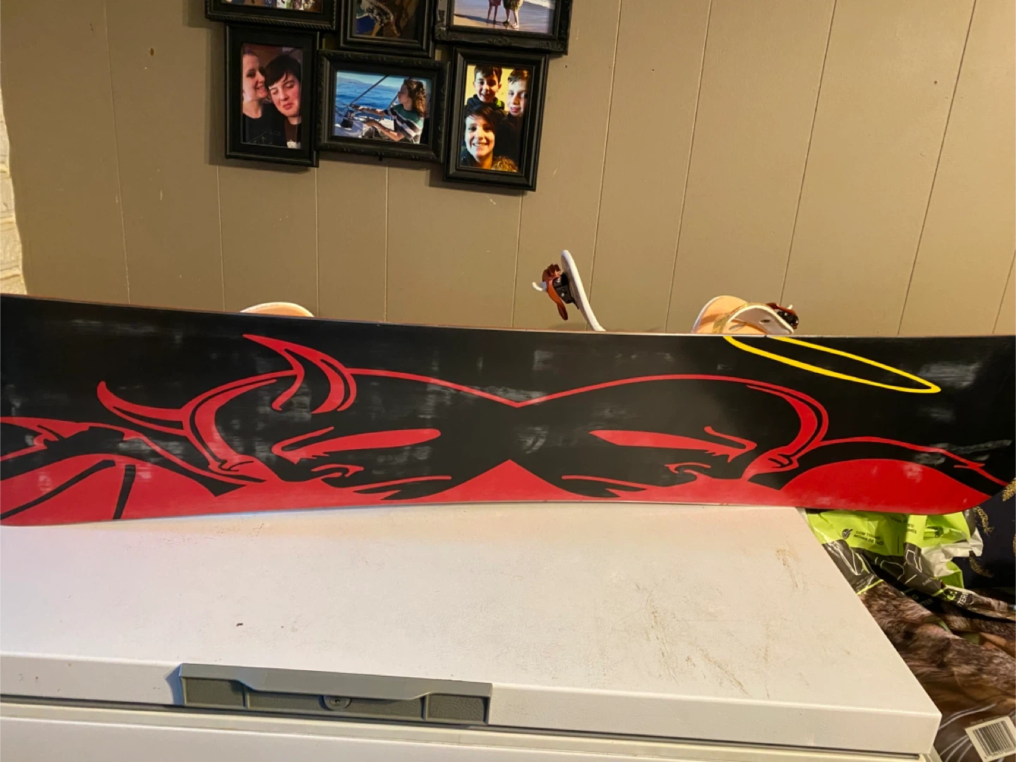 Snowboard, Bindings & RED Helmet - photo 2