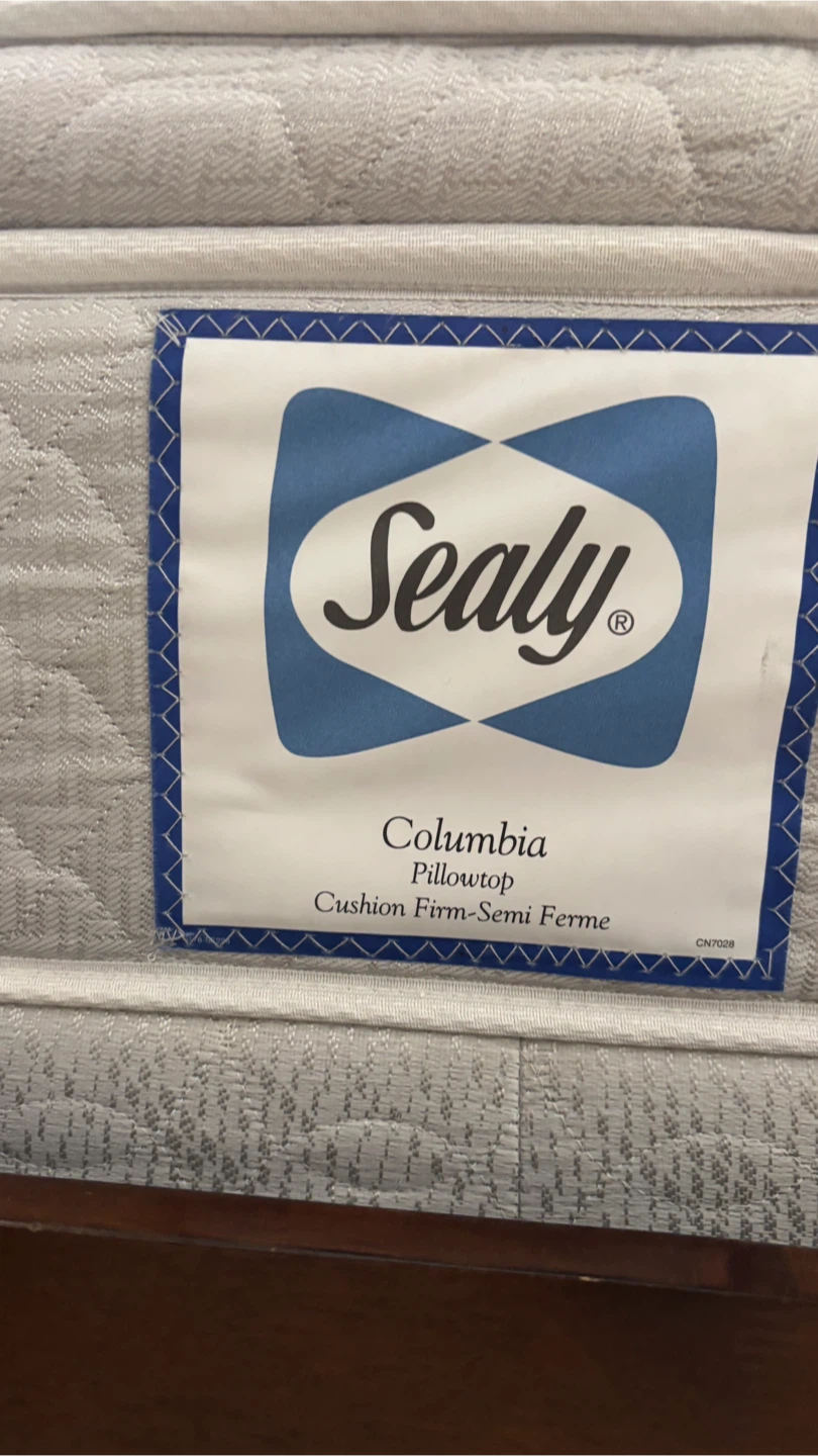 Free - Queen size - Sealy Columbia Pillowtop Mattress