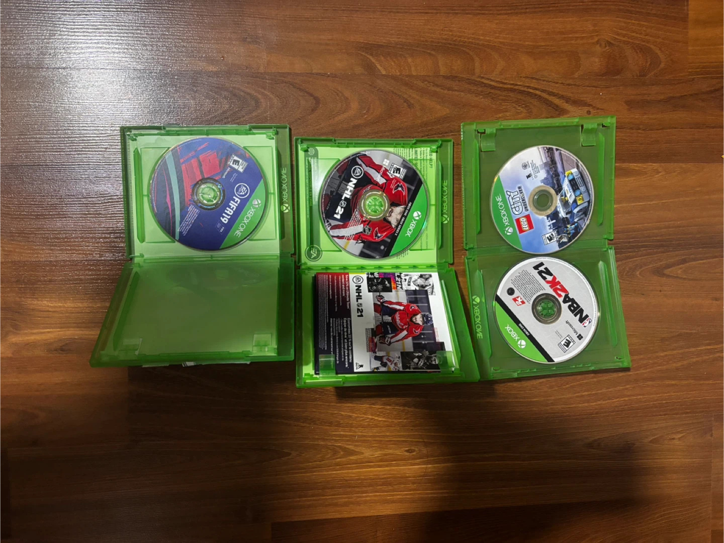 Xbox One S 500GB + 4 Games - photo 4