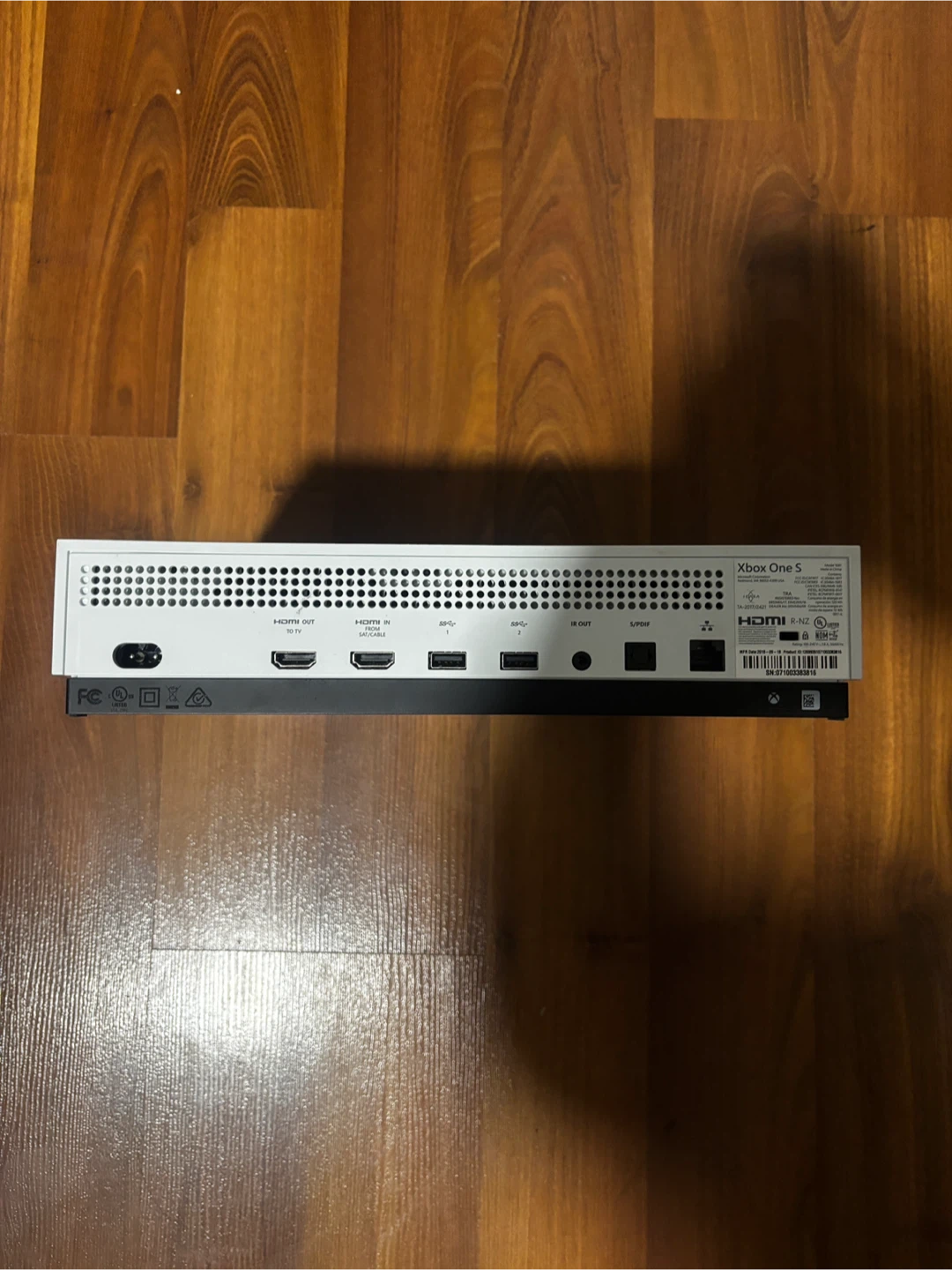 Xbox One S 500GB + 4 Games - photo 3
