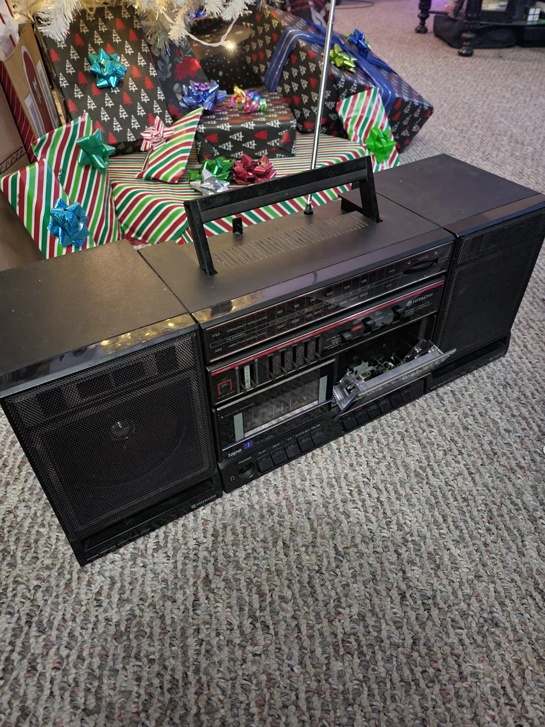 Hitachi TRK-W540HC Boombox Radio Cassette Recorder - photo 5