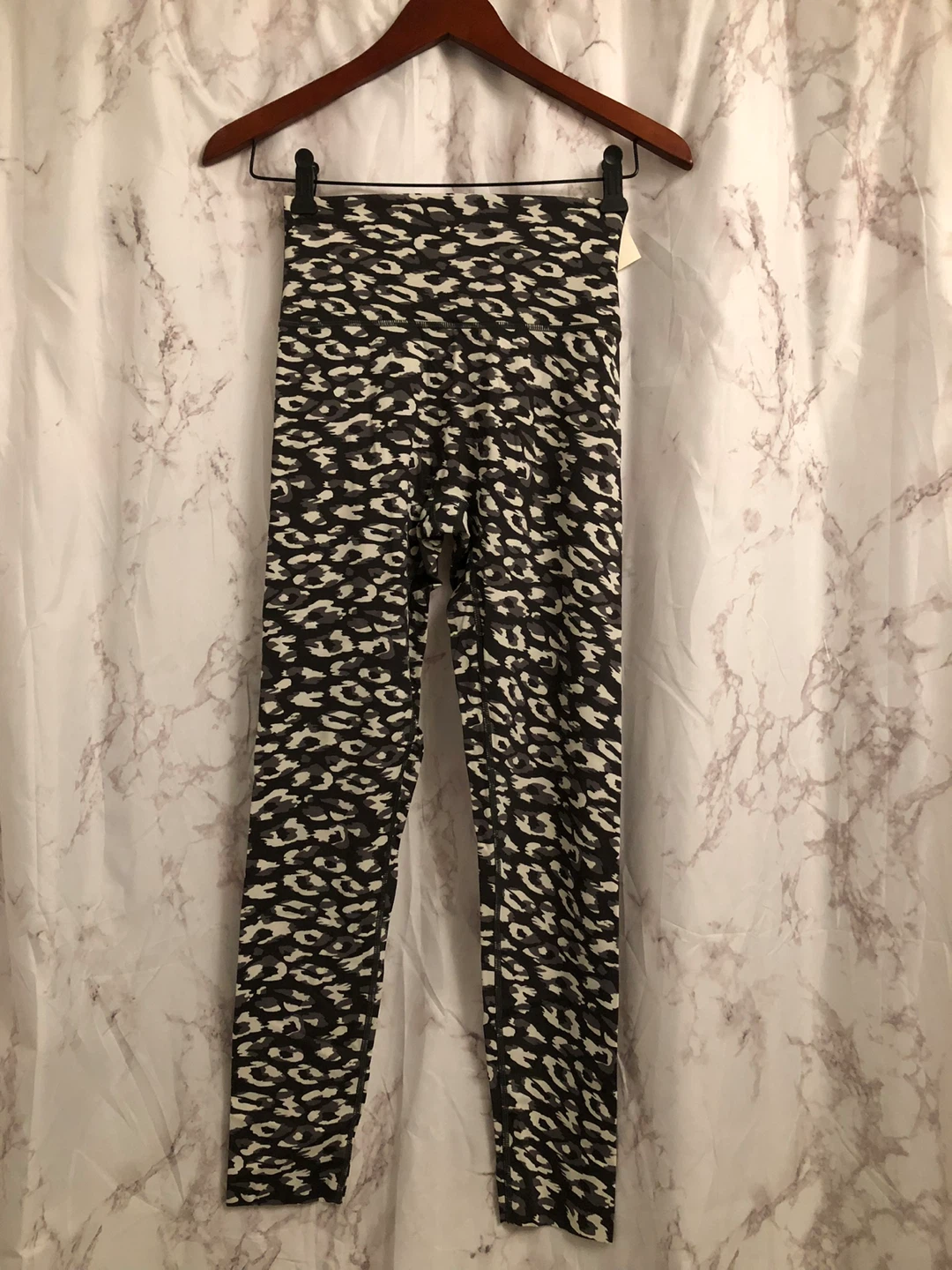 Aerie Offline Hi-Rise Leopard Print Leggings - Size M - photo 3