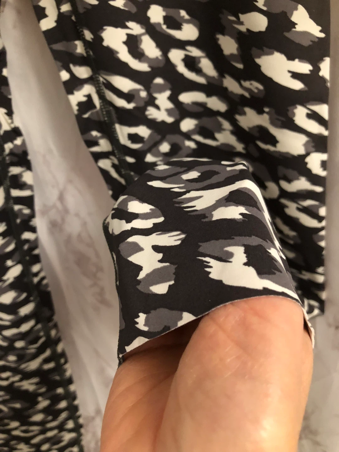 Aerie Offline Hi-Rise Leopard Print Leggings - Size M - photo 2
