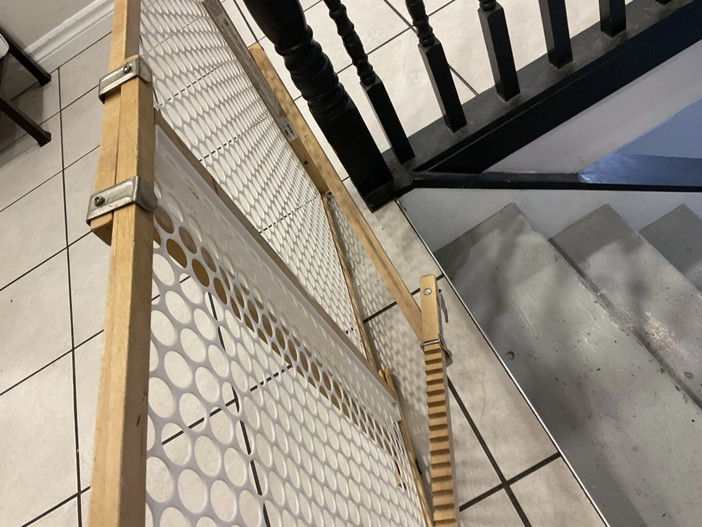 Adjustable Wooden Baby/Pet Gate 🥕 - photo 3