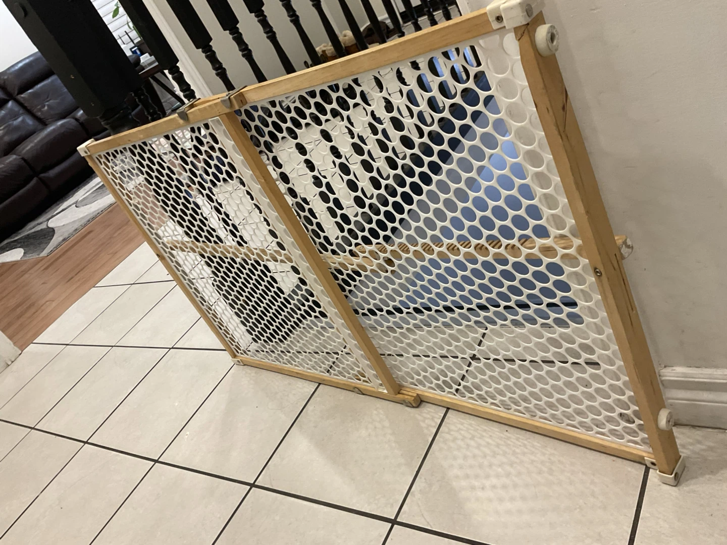 Adjustable Wooden Baby/Pet Gate 🥕 - photo 4