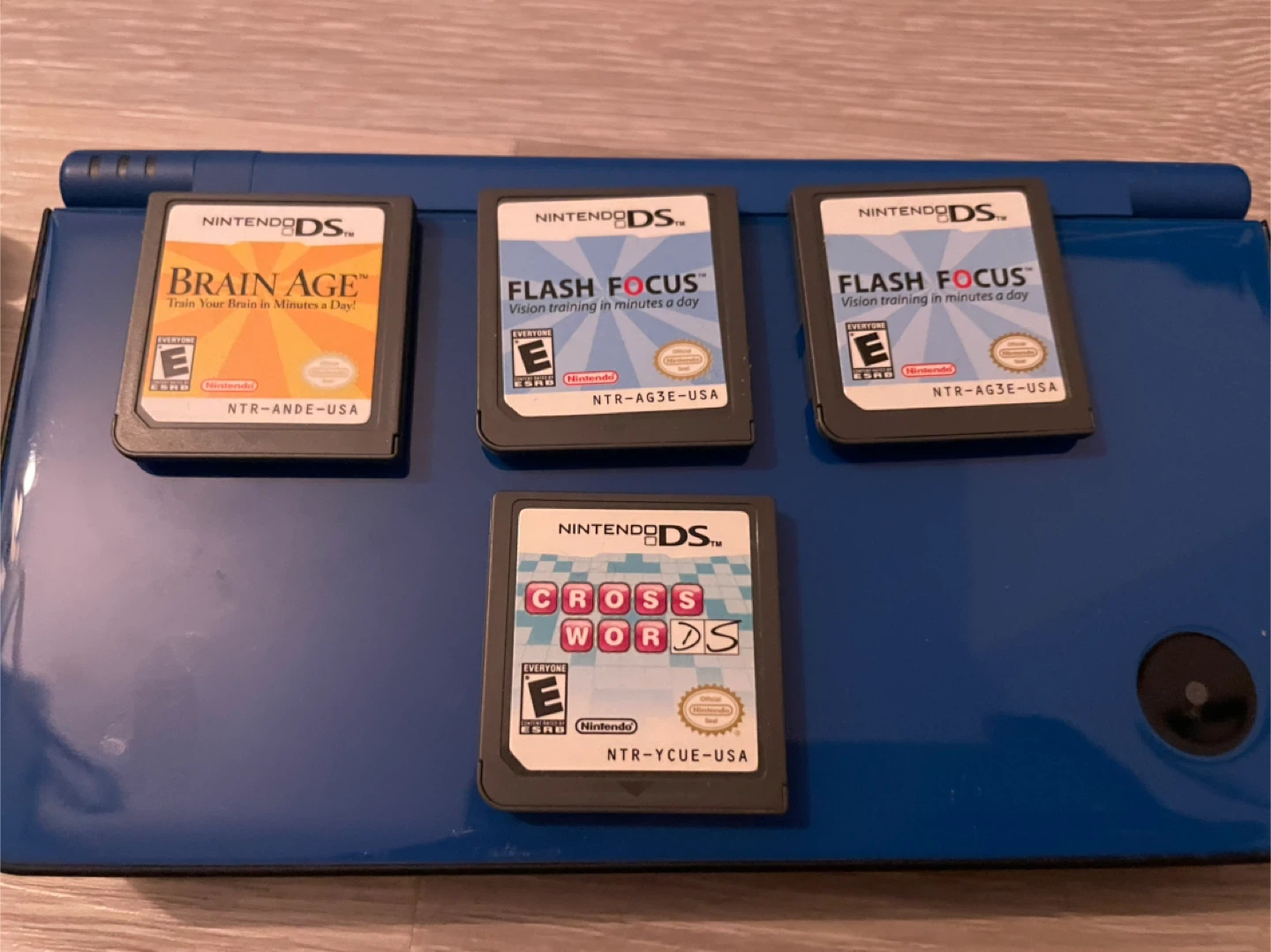 Nintendo DS XL Lot (Red & Blue) + Games - photo 3