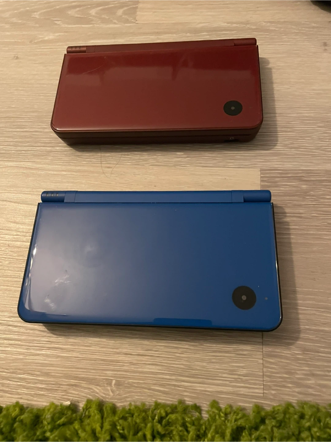 Nintendo DS XL Lot (Red & Blue) + Games