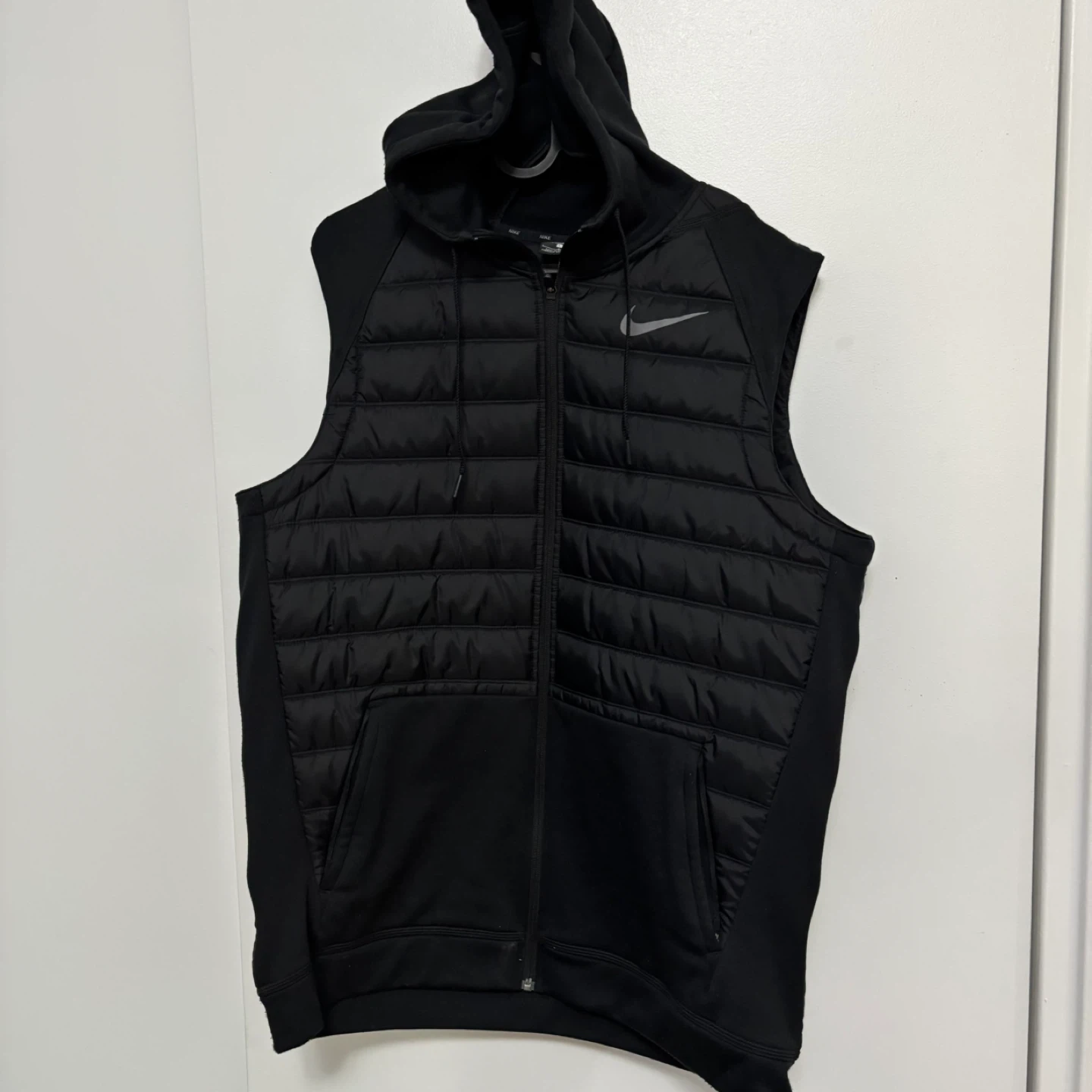 Nike Standard Fit Black Vest - Size L