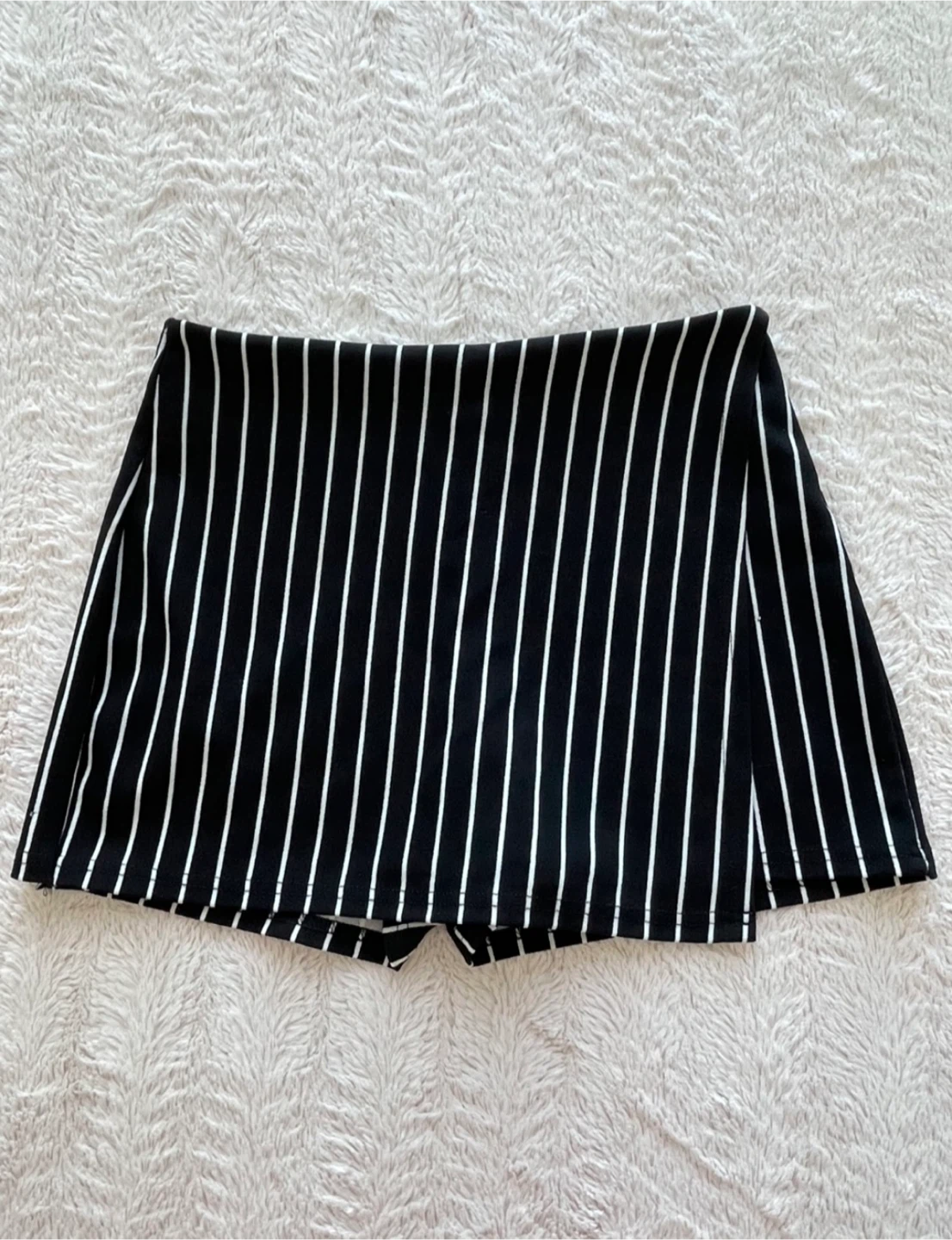 Women’s bundle clothes (skirt, short, jumpsuit) - photo 4
